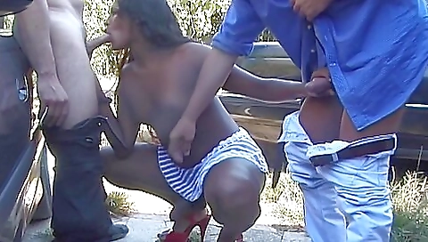 Trans women with black ass fuck like a pro in a threesome