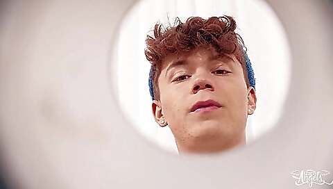 Brunette gets aroused by her BF and offers her tight asshole